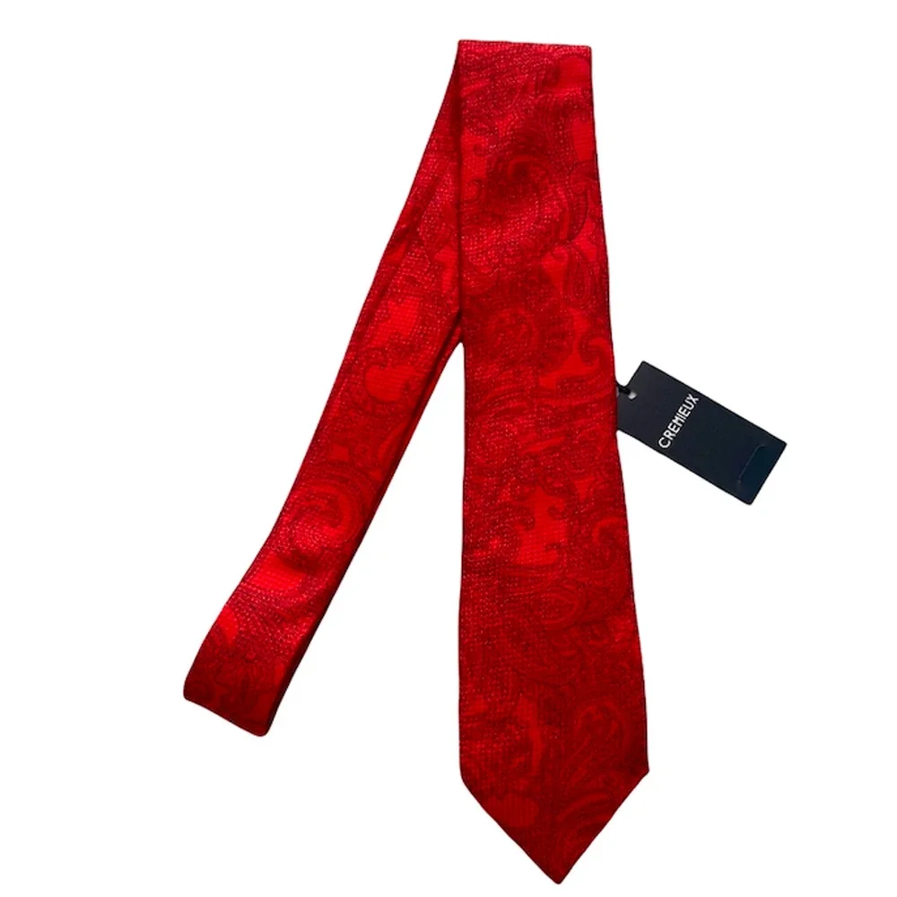 Daniel Cremieux Nwt Red Paisley Made in Italy 100% Silk Textured Neck Tie